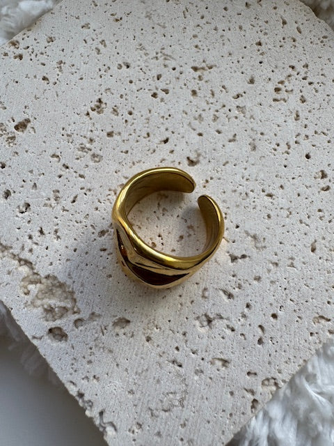 Waves Ring