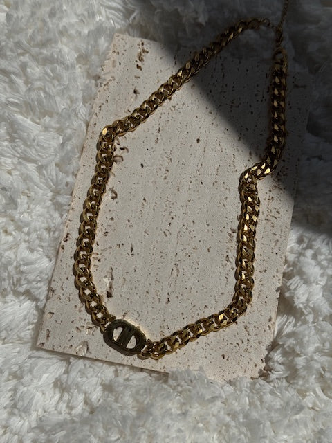 Dat Gworl Necklace